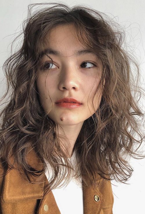 自己在家如何做卷头发 女生居家款的卷发打造