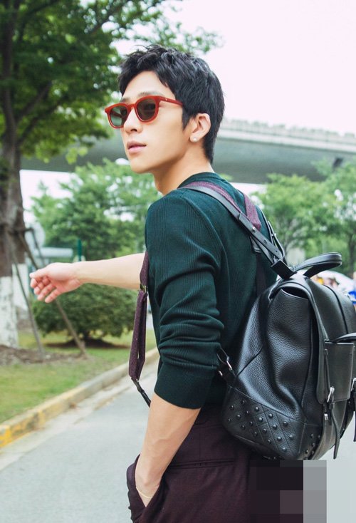 ��������ͷ���ų�˧���� ʾ�����Կ�����ͷ������