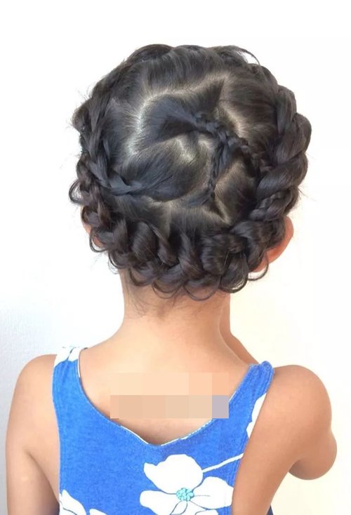 小女孩编可爱乖巧辫子发型 儿童适合的编发造型