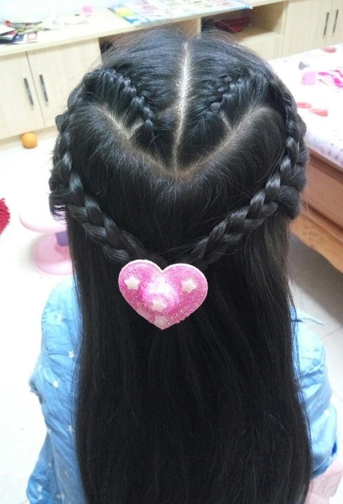 小女孩编可爱乖巧辫子发型 儿童适合的编发造型