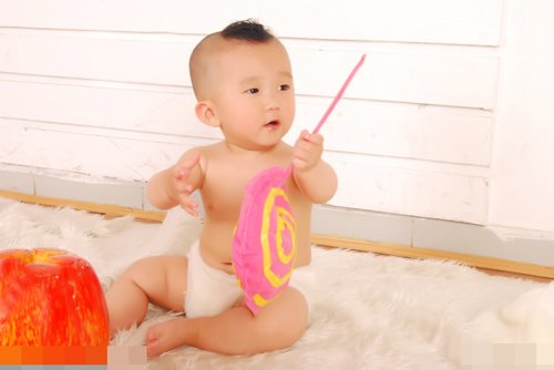 1����Ӥ�����ͷ������ �ɰ��޵��ֵĺ��ӷ���