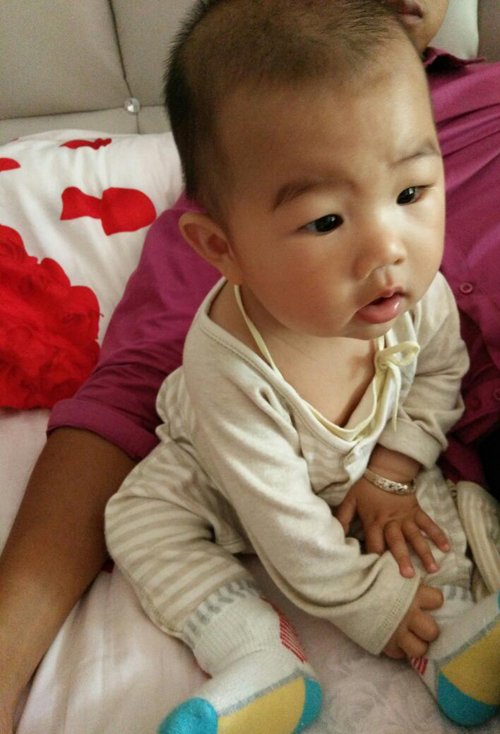 1����Ӥ�����ͷ������ �ɰ��޵��ֵĺ��ӷ���