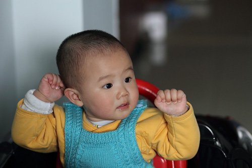 С��������Է���ͼƬ ��ӱ�������к���ͷ��