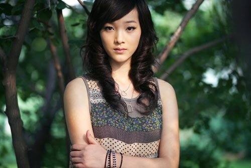 脸细女生怎样做复古卷发 网红女适合卷烫的美发型