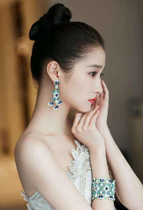 �߸���Ů����ֱͷ��ͼƬ ���ȱ����Ů����ֱ������