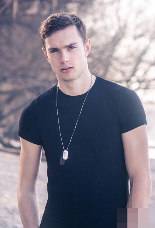 ��ʿ�������̷���ͼƬ �Ե��ڶ�Ů���Ķ�ͷ����ȫ