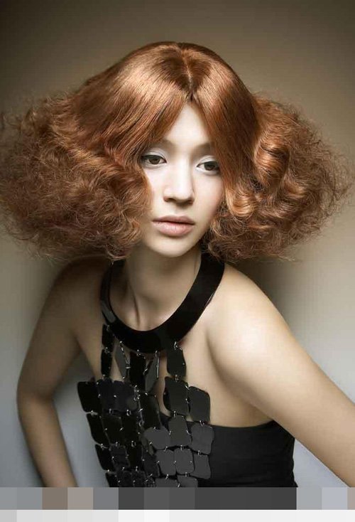 Ů�����ж̷���λ��ͼƬ �������۵�Ů����ͷ��