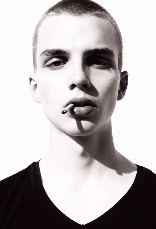 ������˧��ͷ�̷����ʹ�ȫ ����˧�������̷�����