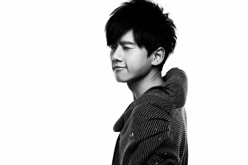 �����������ʺ�ʲô�̷� ˧�����������̷�����