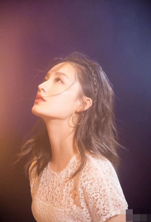 �����Ů���๫���跢�� С���������ı���������