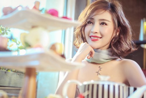 Ů���ж��鷢����ͼƬ �ɰ����۵�Ů���ж̷�