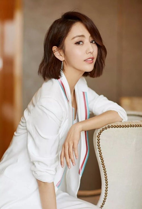 Ů���ж��鷢����ͼƬ �ɰ����۵�Ů���ж̷�