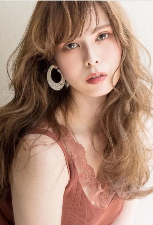 ���˾�ͷ�����˶��ܼ�Ԧ �����泱��Ů�����̷���