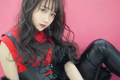 ���˾�ͷ�����˶��ܼ�Ԧ �����泱��Ů�����̷���