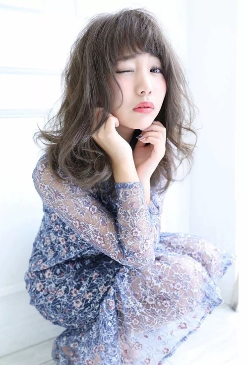 2020Ů�����̷�����ͼƬ һ�����ĵ�Ů����ͷ��