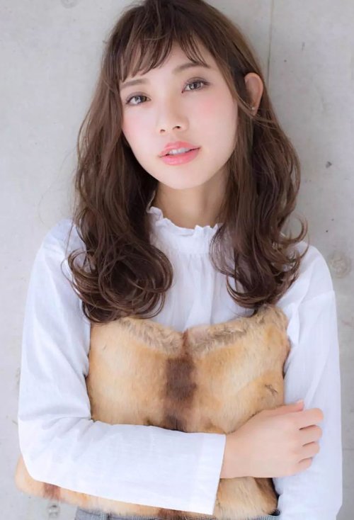 2020Ů�����̷�����ͼƬ һ�����ĵ�Ů����ͷ��