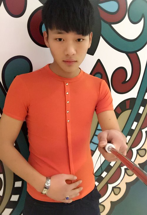 ���������������Ķ̷� Ӣ��˧���������ֱ������