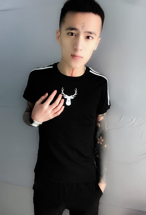 ���������������Ķ̷� Ӣ��˧���������ֱ������