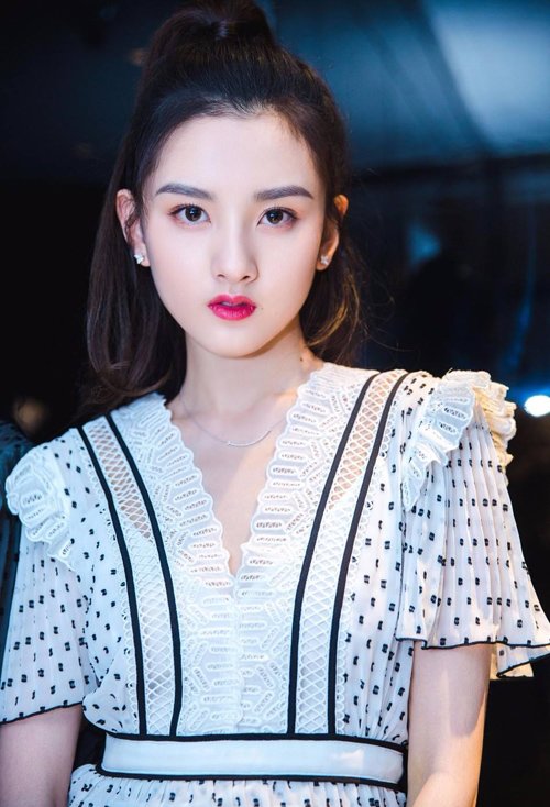 ר��У԰�Ĺ����̷���� �崿���˾���ͷ��ͼƬ