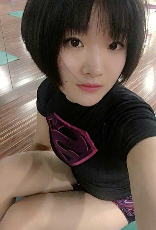 ����ʱ�ж�ͷ�����Ů�� һ�������Ķ̷�����