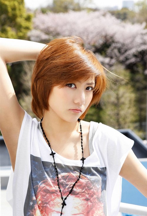 怎么才知道自己适合的发型 根据脸型剪出的短发