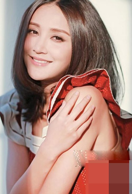 张歆艺齐肩短头发造型 弄出二姐率真的短发图片