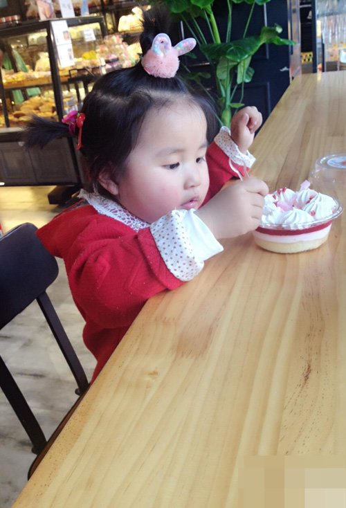 �����̷���������ͼƬ Ư���ɰ��ı�������