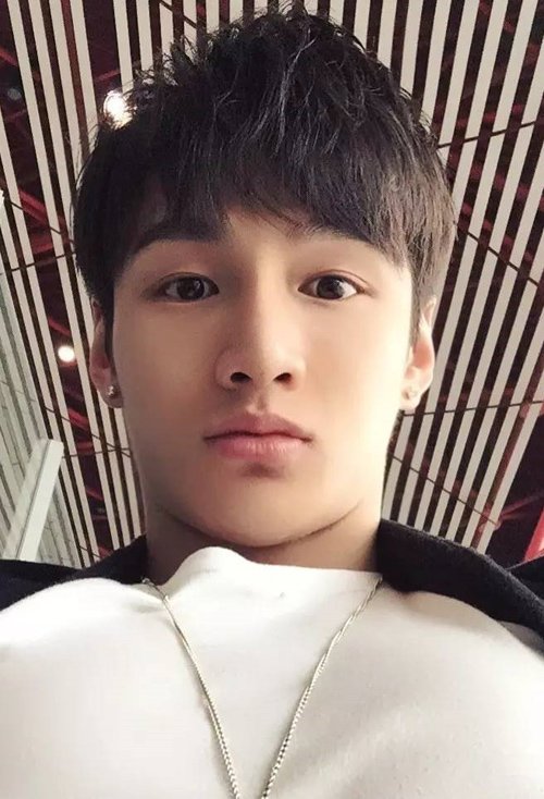 �����ƹ��м�ë��ͼƬ �������Ե������̷�