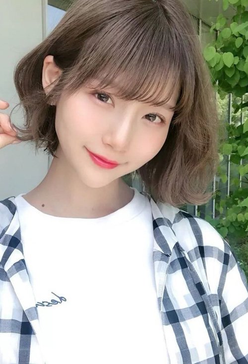 �³����е�Ů����緢���� ������ͷ���ļ������ڵ�