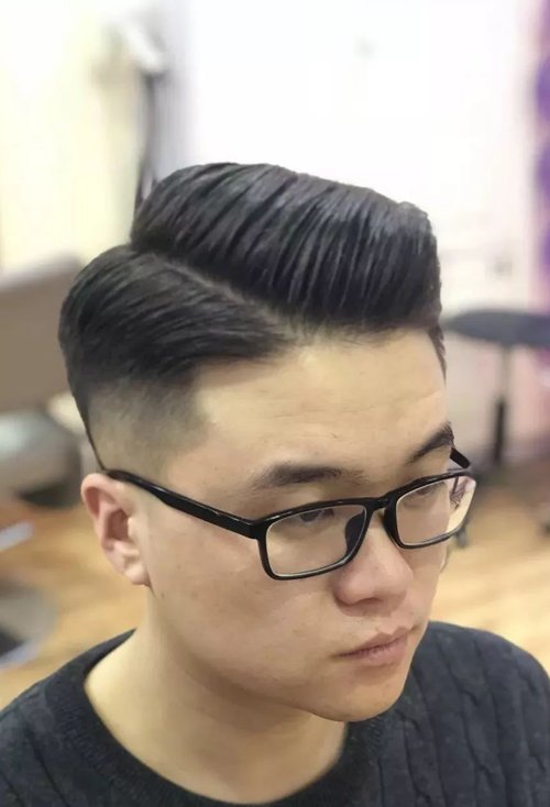 �������߷ֶ�ͷ��ʾ�� ƫ��Ƥ���ʺ�Ⱦ��ͷ��ɫ��