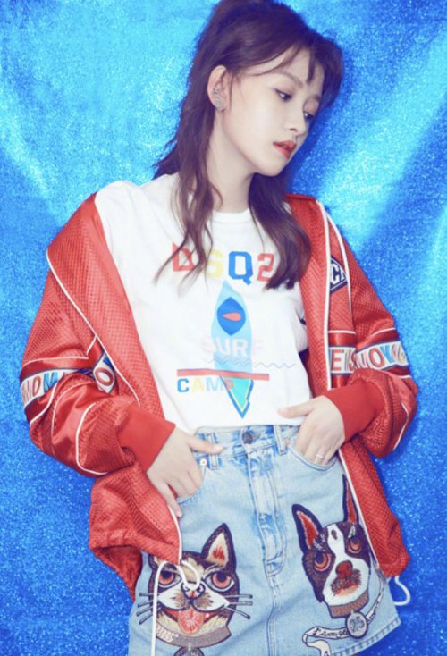 Ů������ͷ������������ Ѹ�����ͱ�С��Ů������