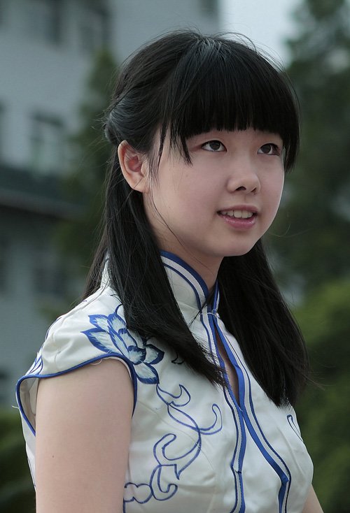 ����Ů��Ư���������� ͷ����������߳�У԰���