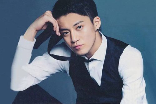 �ʺ�00�������Ķ̷����� �м���̷�����˧����