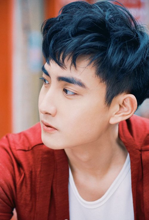 �����͵�˧����Ⱦ������ ʱ�и�����ǳ��ɫʾ��