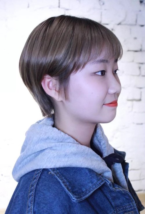 Ů��ѧ�����Ķ̷����� 2020����������ͷ������