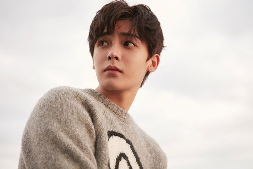 �����зַ�������ⷢ�� ˧����������ͷ��ͼƬ