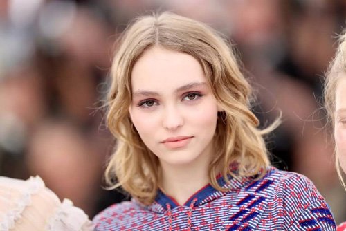 ����ͷ�����ʺ�ʲô���� Ů����ɢ���ɾ�ͷ��