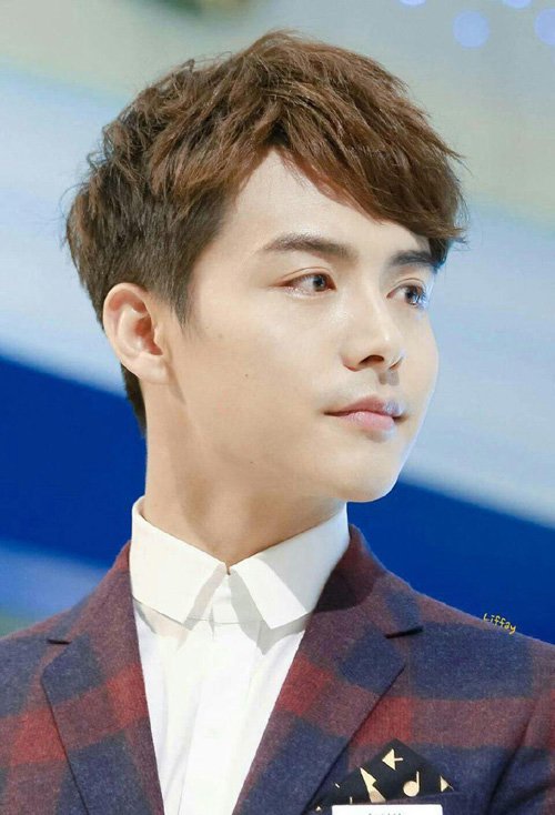 ��ʿб������ô����ʾ˧�� �ᳱ������������ͷ��