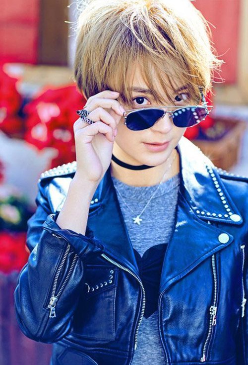 Ů�����Զ�ͷ���������� ���ѵ�����ʽ�Ķ̷�ͼƬ