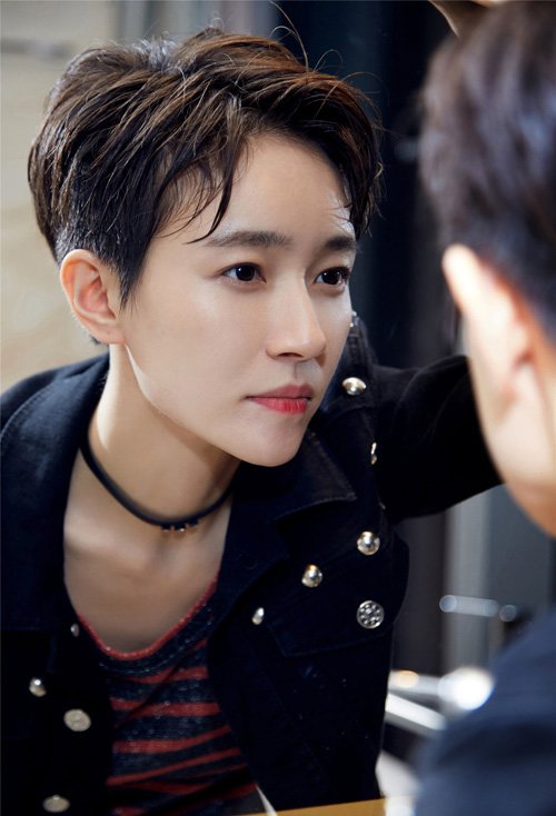 Ů�����Զ�ͷ���������� ���ѵ�����ʽ�Ķ̷�ͼƬ