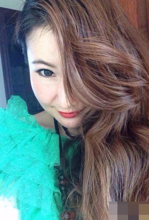 ��Щ��ɫ�ʺ�ѩ������ɫ�� ɢ���׹��Ů����������