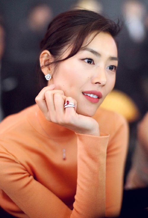 ������Ů���������������� ������������Ů����������