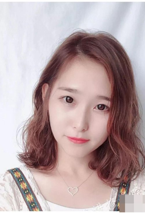 �����еġ���Ȧ�̡���ʾ�� ����󷽵�Ů����ͷ������