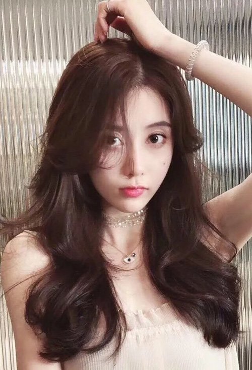 ����·�ߵľ���ͷ����� Ů����Ѿ�ͷ�����ʹ�ȫ