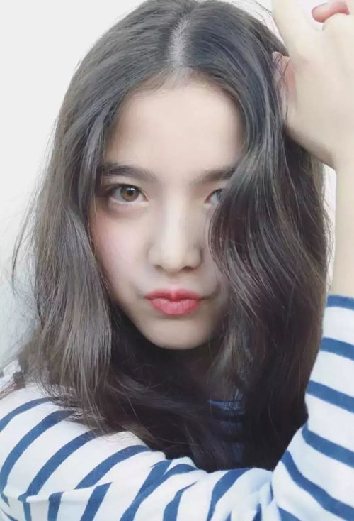 Ů���ʺ�Ⱦ�Ļ��Ϸ�ɫͼ ������ǰ�ض˵�ͷ����ɫ