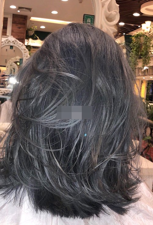 Ů���ʺ�Ⱦ�Ļ��Ϸ�ɫͼ ������ǰ�ض˵�ͷ����ɫ