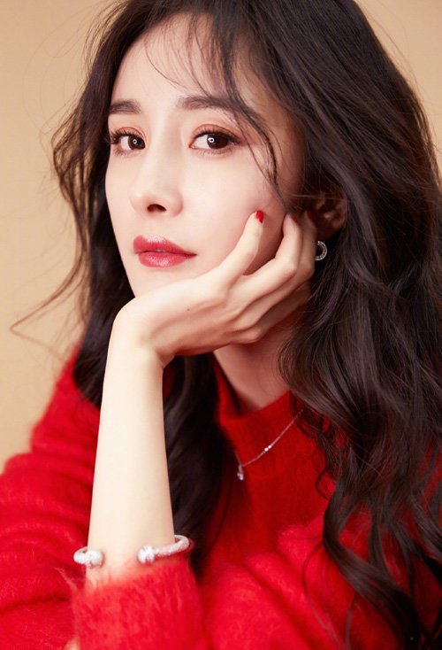 Ů��Ⱦ����ͷ����ɫ��ȫ ��ӱ���еķ�ɫ���̵�ͼ