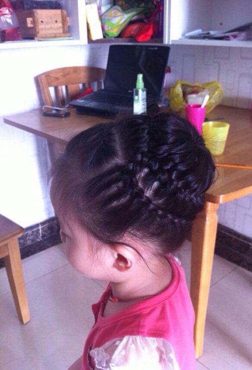 �׶��෢�̳�ͼ�ⲽ�� Ů����Ư���ı෢��ʽ