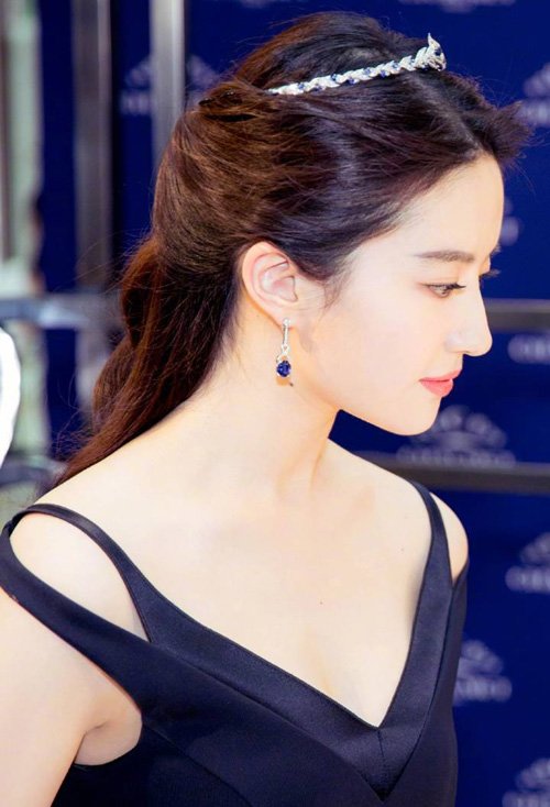 Ů���������ɰ����ӷ��� ������Ĺ���ͷ����