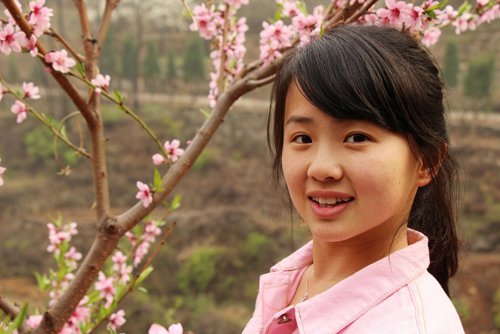 ���꼶Ůѧ����ͷ���ÿ� ����С��Ů��У԰����